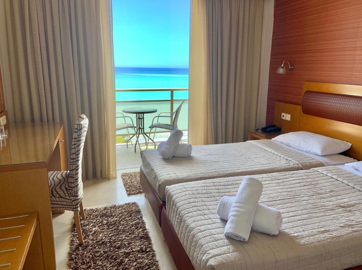 Hotel Flisvos كالاماتا المظهر الخارجي الصورة
