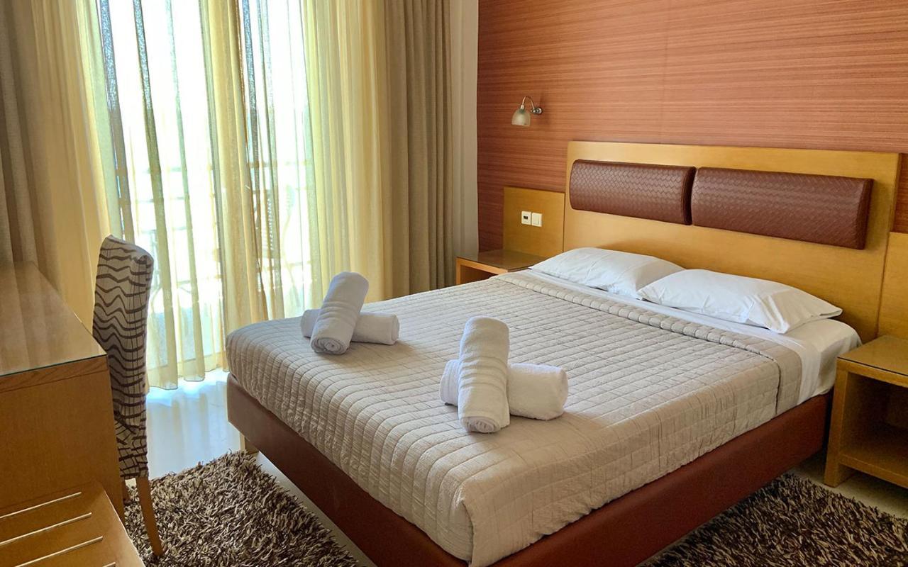 Hotel Flisvos كالاماتا المظهر الخارجي الصورة