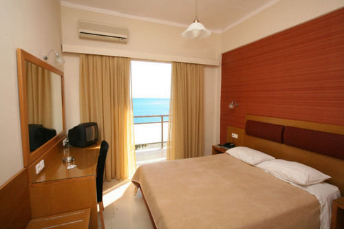 Hotel Flisvos كالاماتا المظهر الخارجي الصورة